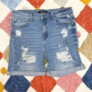 Judy Blue Distressed Denim Shorts Light Wash Cuffed Bermuda XL Distressed